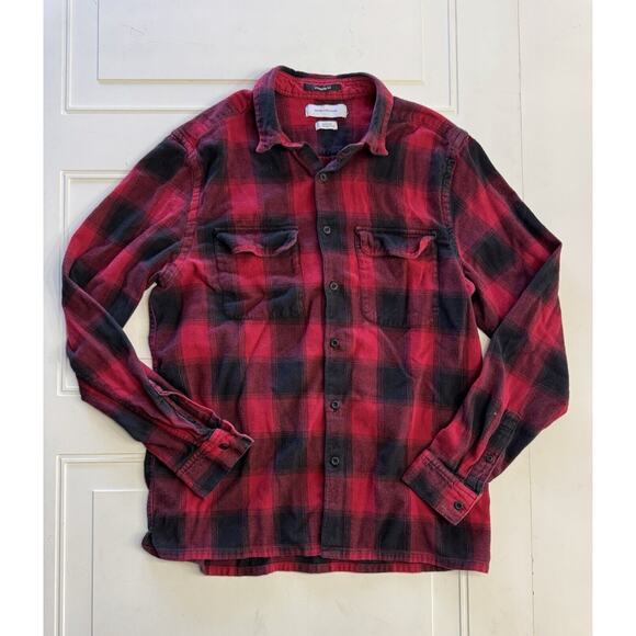 Men's Urban Outfitters Red Black Standard Fit Flannel Button Up Size Medium - Picture 1 of 6